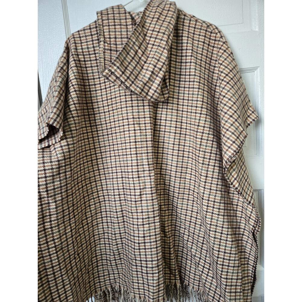 New Aerie Plaid Poncho Cape Shawl Fringe Hoodie Checker Closure Brown OS Pockets - Picture 4 of 7